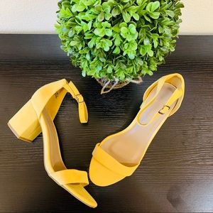 BAMBOO Yellow Single Band Chunky Heel Size8